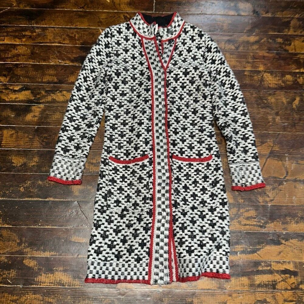 Chico’s Icelandic monochrome Parisian 0 sweater coat